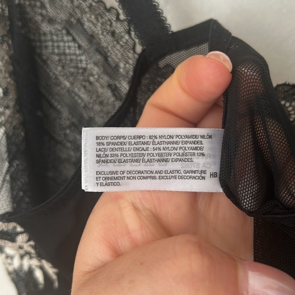 Wacoal ‘Embrace Lace’ Chemise medium black white sheer slip - Picture 9 of 10